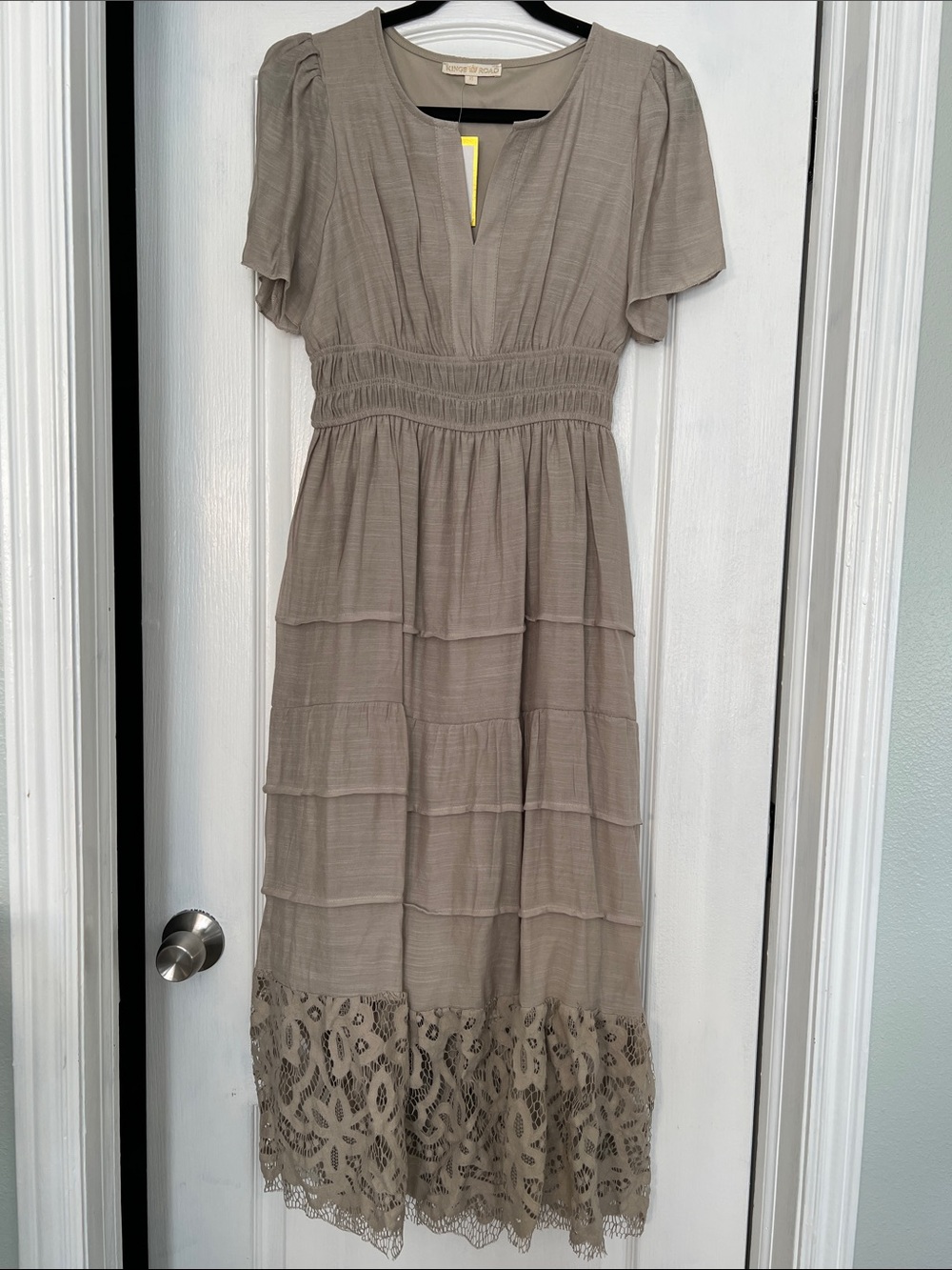 NWT Kings Road Taupe Tiered Lace Maxi Dress M